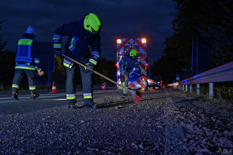 THL Straße reinigen Feuerwehr Stadt Schrobenhausen